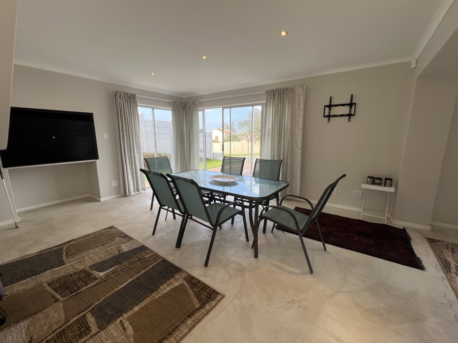 4 Bedroom Property for Sale in Wavecrest Eastern Cape